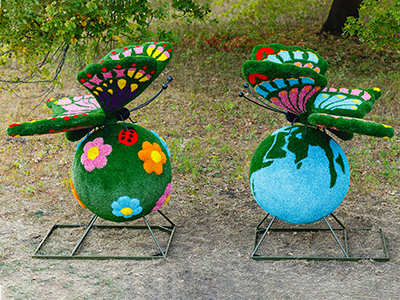 Топиари композиция поляна и глобус с Бабочками - газон Eco